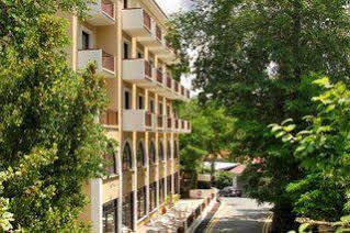Pendeli Hotel Platres Buitenkant foto